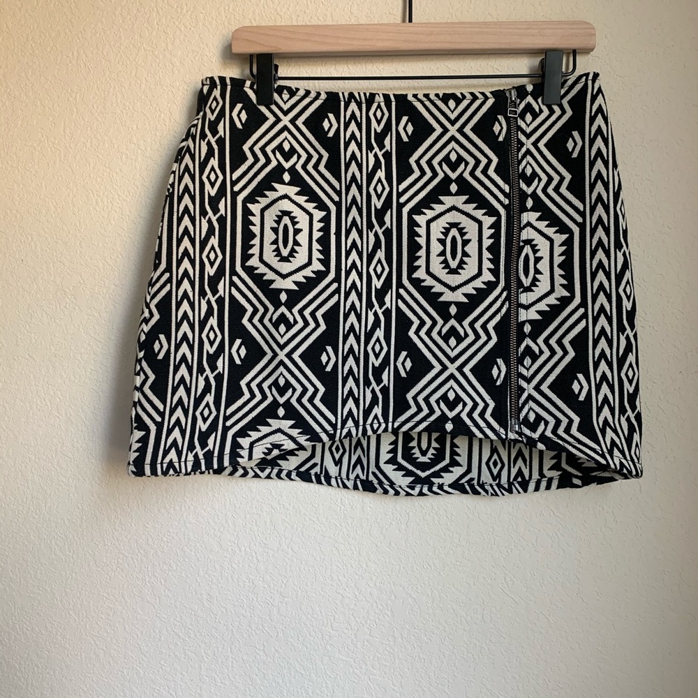 MinkPink Tribal Zipper Mini Skirt size M